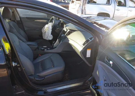 2013 Hyundai Sonata Hybrid Limited z USA, uszkodzony, nr VIN KMHEC4A47DA101991